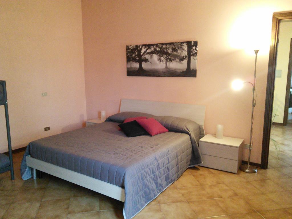 Il Pozzo Apartment มาโรเน ภายนอก รูปภาพ