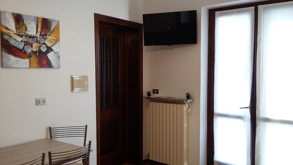 Il Pozzo Apartment มาโรเน ภายนอก รูปภาพ